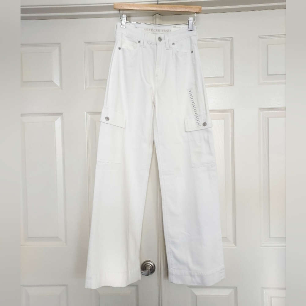 American Eagle Outfitters White Wide Leg Cargo Jeans, Size 00 (Fit Like A 0)
